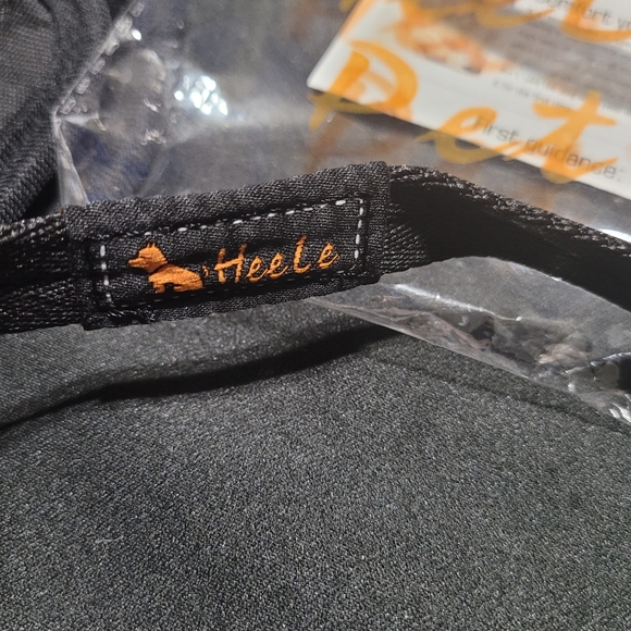 New Heele Pet Soft Muzzle~Adjustable~Drinkable - Picture 3 of 9